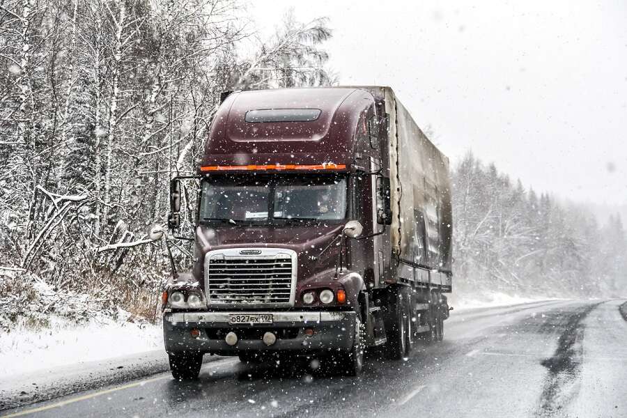 How dangerous is ice road trucking - Logity Dispatch