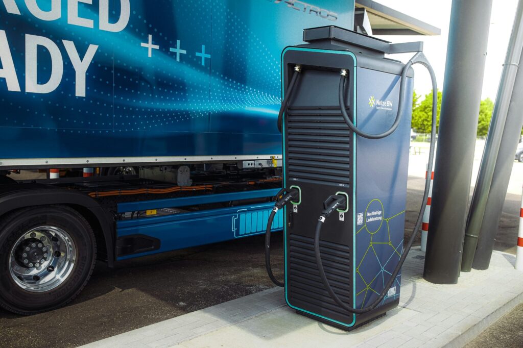 Featured image for article: Key Trucking Industry Trends for 2025