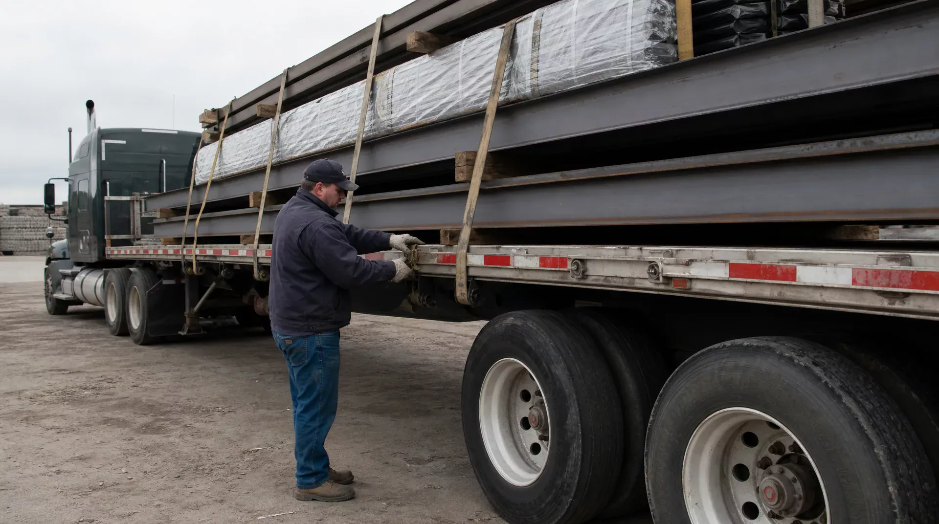 Featured image for article: Flatbed Rates What Owner-Operators Leave on the Table